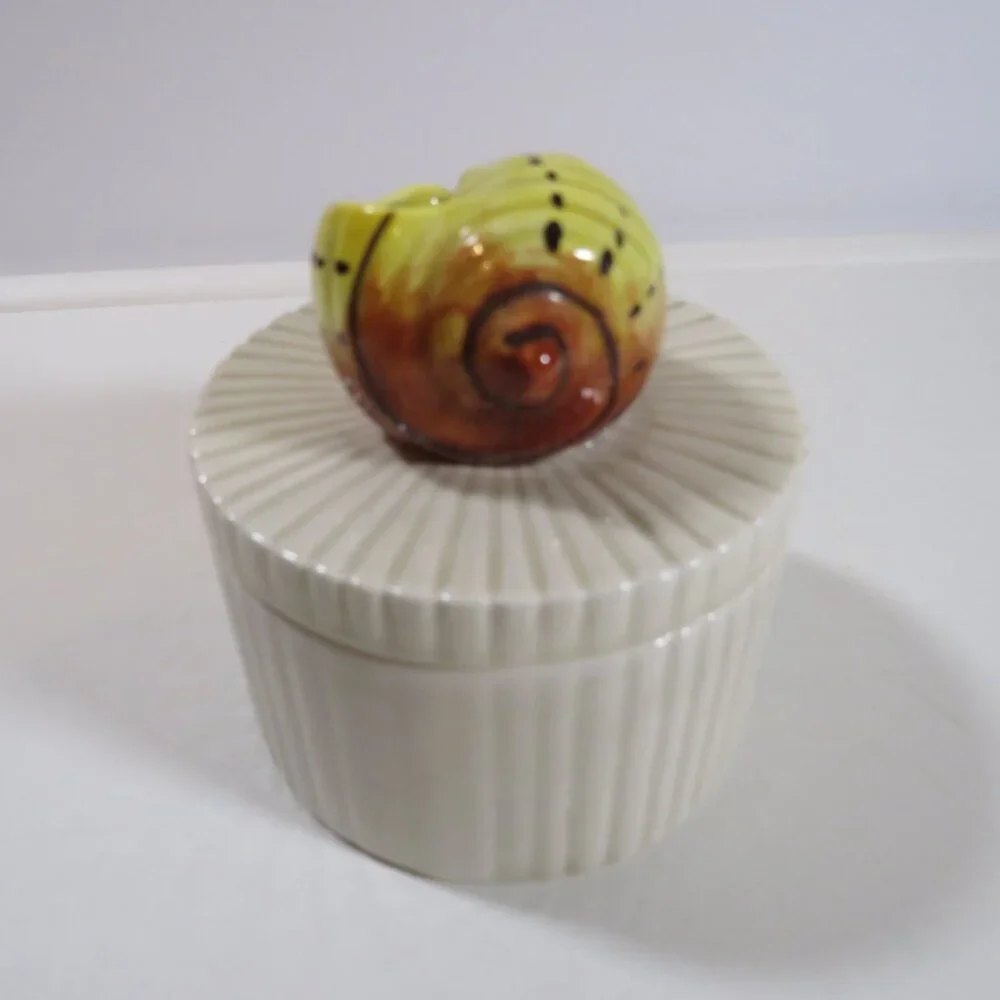 Seashell Ceramic Dish by Fitz & Floyd with Lid Glazed (has small chip on lid)